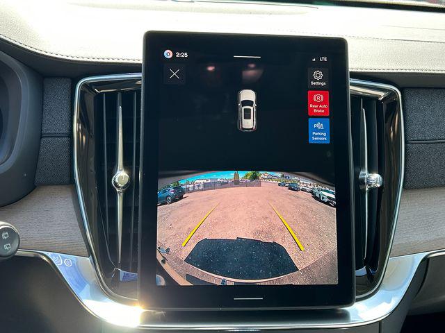 2026 Volvo XC90 Core, B5 AWD Gas (mild hybrid), Gasoline, Bright, 7 Seats