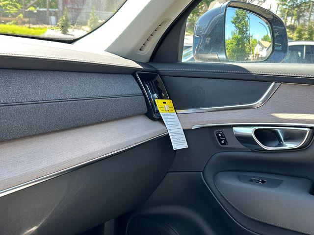 2026 Volvo XC90 Core, B5 AWD Gas (mild hybrid), Gasoline, Bright, 7 Seats