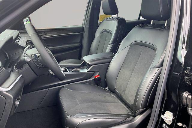 2026 Jeep Grand Cherokee L GRAND CHEROKEE L LAREDO ALTITUDE 4X4 2026 Jeep Grand Cherokee L GRAND CHEROKEE L LAREDO ALTITUDE 4X4