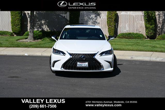 2025 Lexus ES 300h 300h