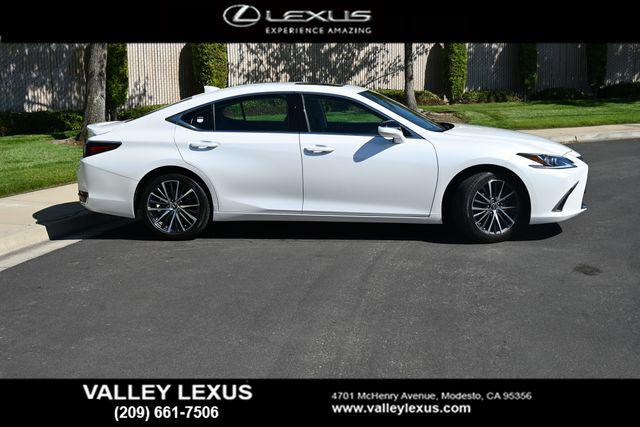 2025 Lexus ES 300h 300h