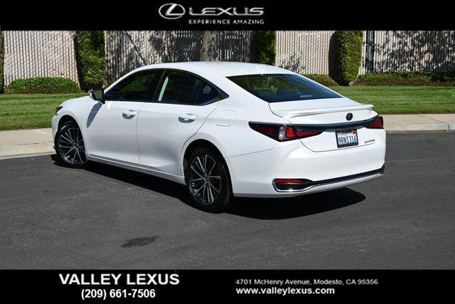 2025 Lexus ES 300h 300h