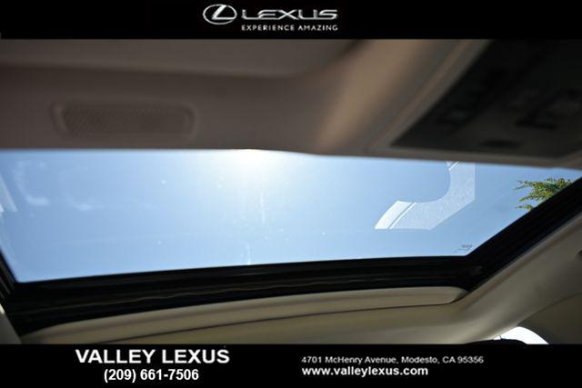 2025 Lexus ES 300h 300h