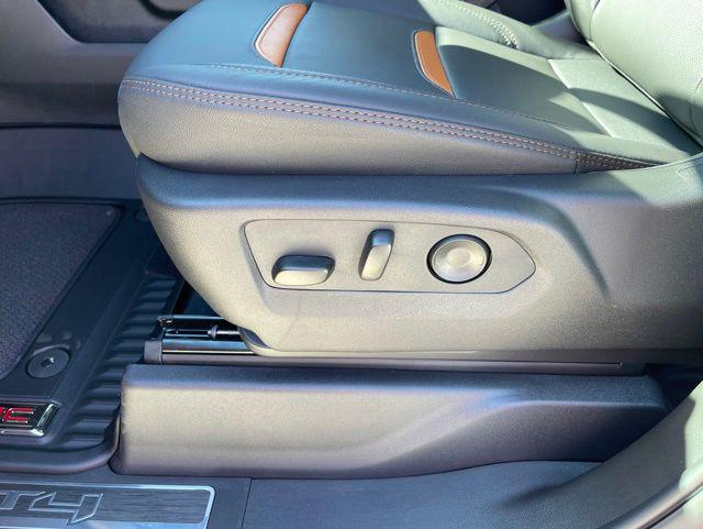 2026 GMC Sierra 2500HD Crew Cab, Standard Bed, AT4, 4WD
