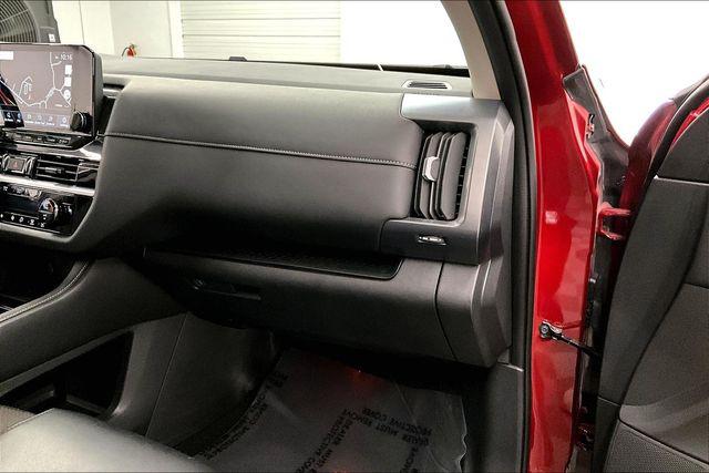 2024 Nissan Pathfinder SL 4WD