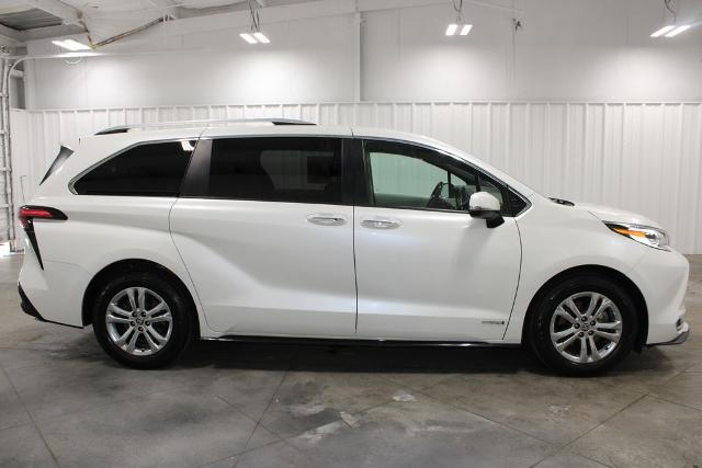 2021 Toyota Sienna Platinum