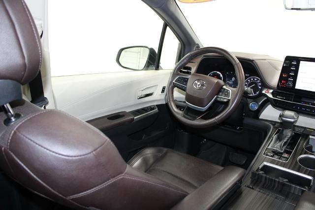 2021 Toyota Sienna Platinum