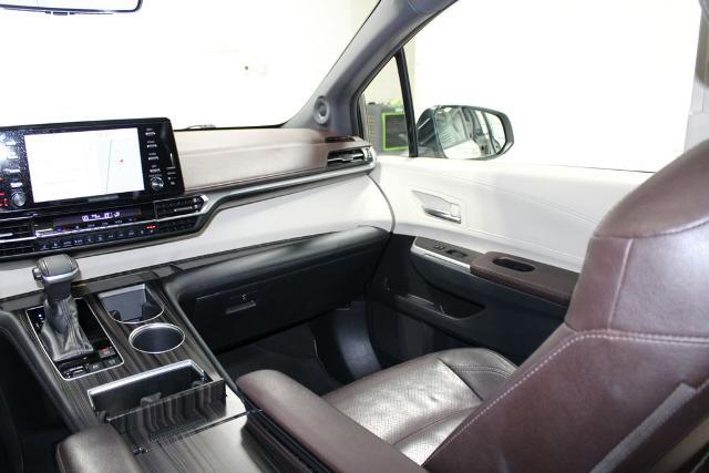 2021 Toyota Sienna Platinum