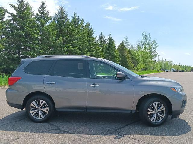 2019 Nissan Pathfinder SV