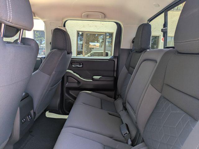 2025 Nissan Frontier Crew Cab SV 4x2