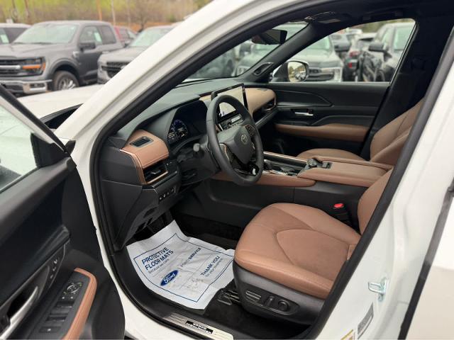 2025 Toyota Grand Highlander Hybrid Platinum MAX