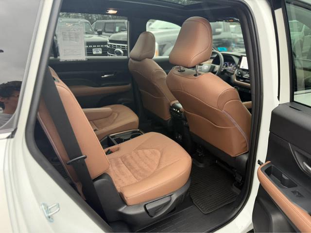 2025 Toyota Grand Highlander Hybrid Platinum MAX