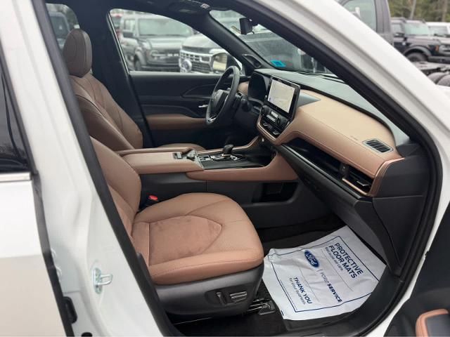 2025 Toyota Grand Highlander Hybrid Platinum MAX
