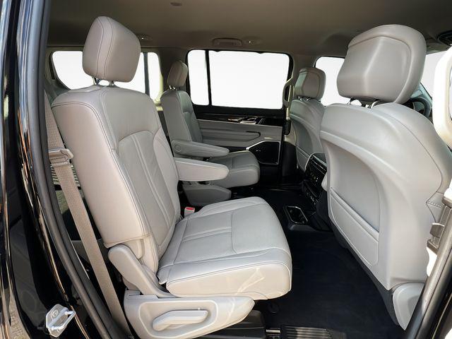 2022 Jeep Wagoneer Series III 4x4