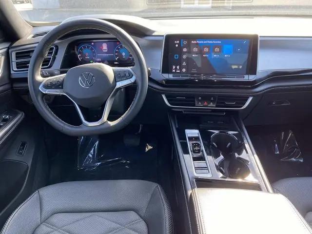 2024 Volkswagen Atlas Cross Sport 2.0T SE w/Technology