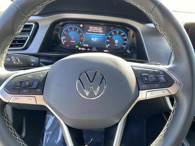 2024 Volkswagen Atlas Cross Sport 2.0T SE w/Technology