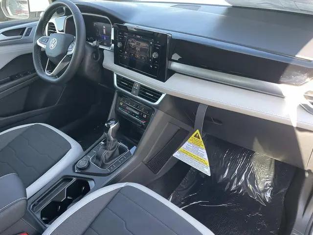 2026 Volkswagen Taos SE