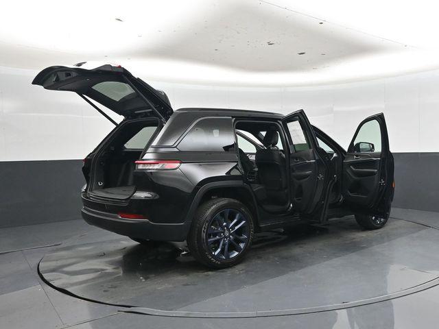 2026 Jeep Grand Cherokee 85th Anniversary Edition