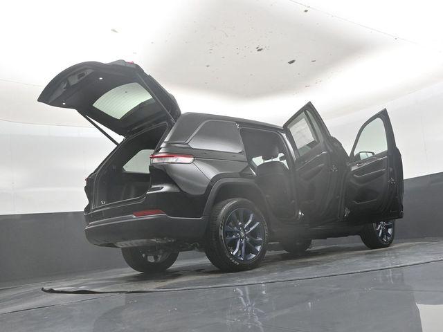 2026 Jeep Grand Cherokee 85th Anniversary Edition