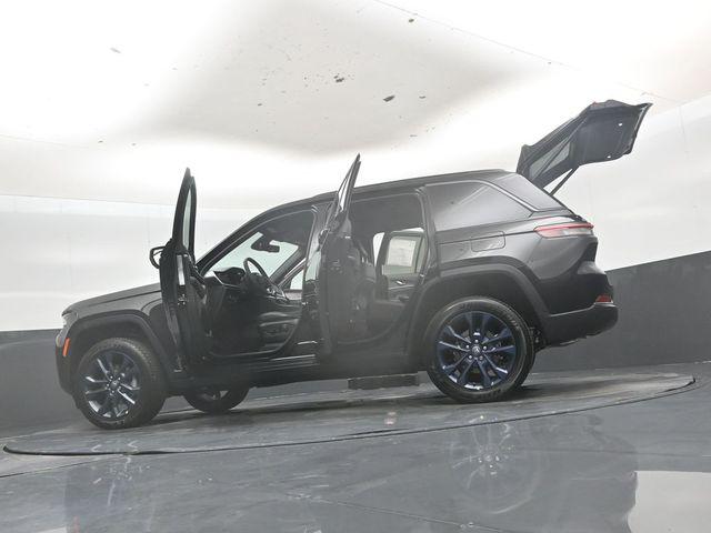 2026 Jeep Grand Cherokee 85th Anniversary Edition