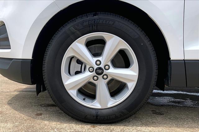 2023 Ford Edge SE