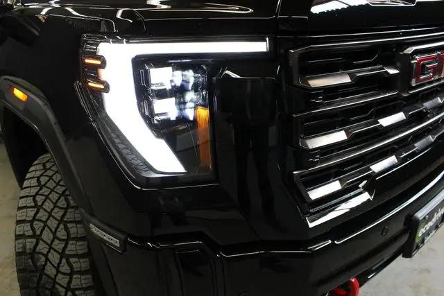 2025 GMC Sierra 2500HD Crew Cab, Standard Bed, AT4X, 4WD