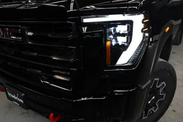 2025 GMC Sierra 2500HD Crew Cab, Standard Bed, AT4X, 4WD