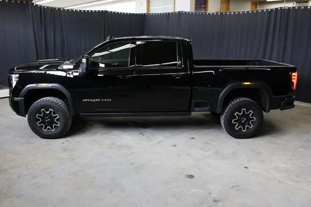 2025 GMC Sierra 2500HD Crew Cab, Standard Bed, AT4X, 4WD