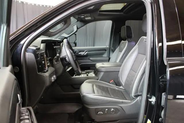 2025 GMC Sierra 2500HD Crew Cab, Standard Bed, AT4X, 4WD