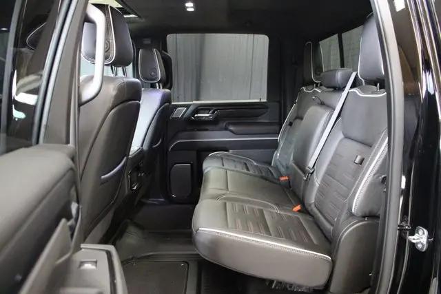 2025 GMC Sierra 2500HD Crew Cab, Standard Bed, AT4X, 4WD