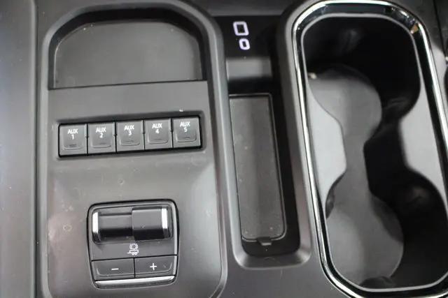 2025 GMC Sierra 2500HD Crew Cab, Standard Bed, AT4X, 4WD