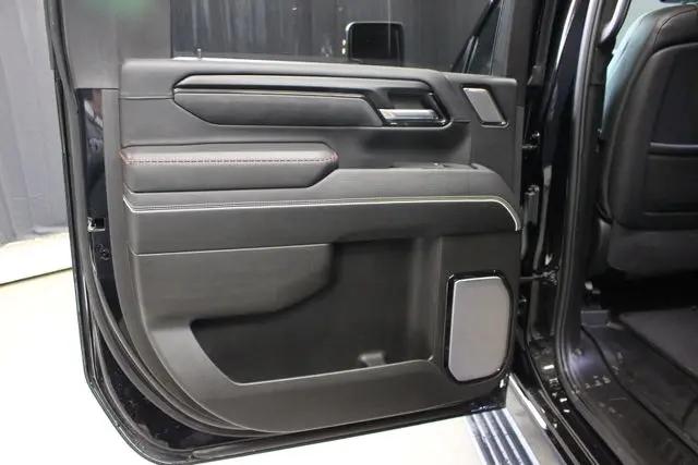 2025 GMC Sierra 2500HD Crew Cab, Standard Bed, AT4X, 4WD