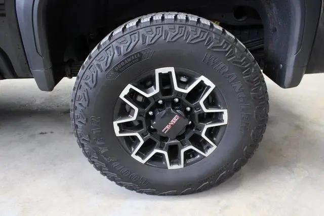 2025 GMC Sierra 2500HD Crew Cab, Standard Bed, AT4X, 4WD