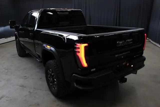 2025 GMC Sierra 2500HD Crew Cab, Standard Bed, AT4X, 4WD