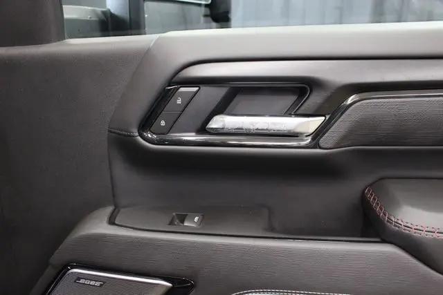 2025 GMC Sierra 2500HD Crew Cab, Standard Bed, AT4X, 4WD