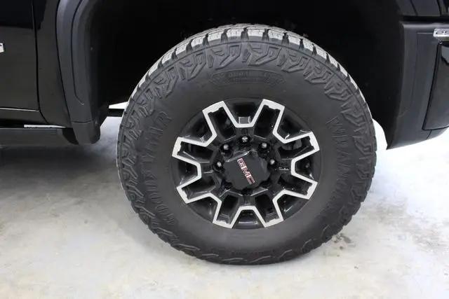 2025 GMC Sierra 2500HD Crew Cab, Standard Bed, AT4X, 4WD