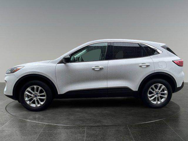 2022 Ford Escape SE Hybrid
