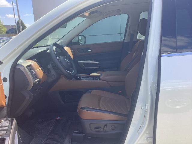2024 Nissan Pathfinder Platinum 4WD