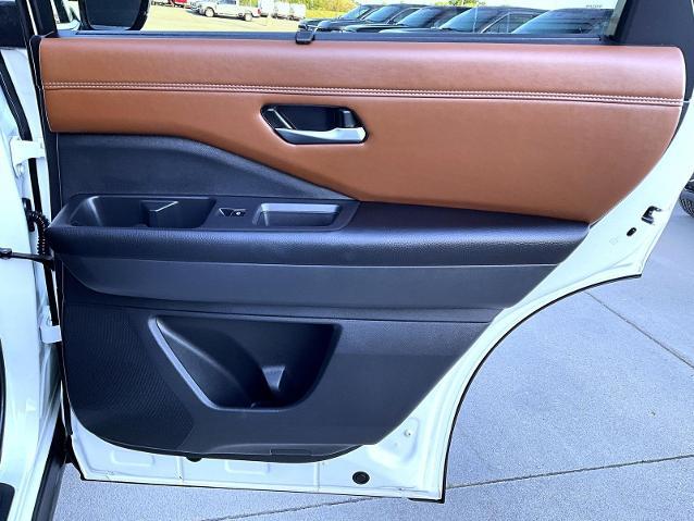 2024 Nissan Pathfinder Platinum 4WD