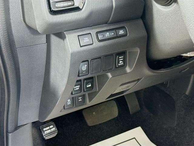 2023 Nissan Frontier Crew Cab PRO-4X 4x4