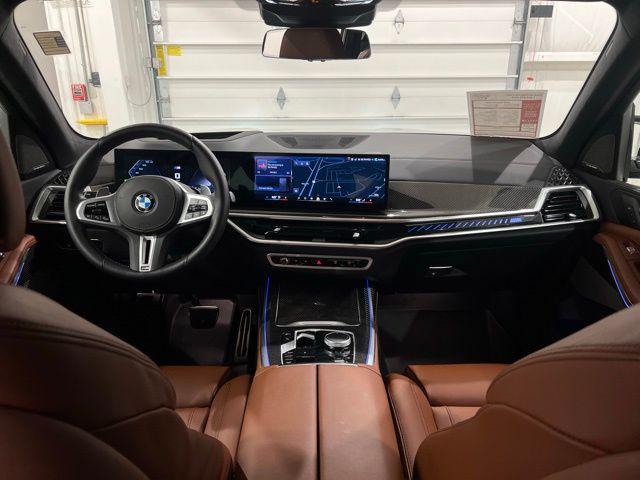 2025 BMW X7 M60i