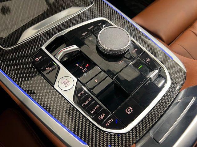 2025 BMW X7 M60i
