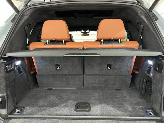 2025 BMW X7 M60i
