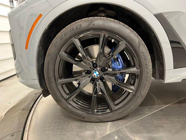 2025 BMW X7 M60i