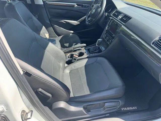 2016 Volkswagen Passat 1.8T SE