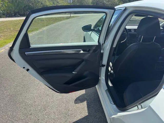 2016 Volkswagen Passat 1.8T SE