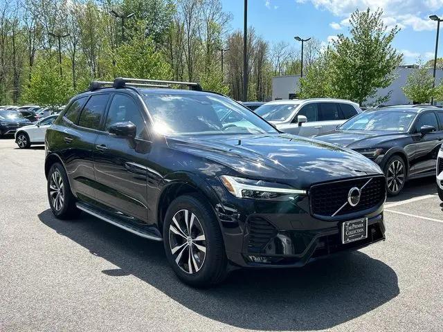 2024 Volvo XC60 B5 Core Dark Theme