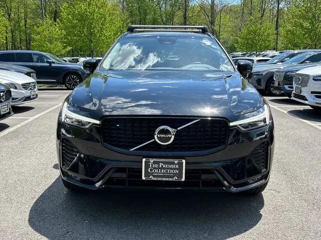 2024 Volvo XC60 B5 Core Dark Theme