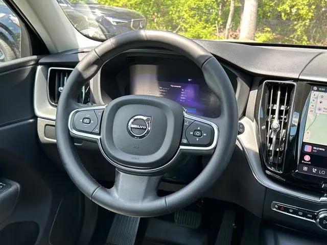 2024 Volvo XC60 B5 Core Dark Theme