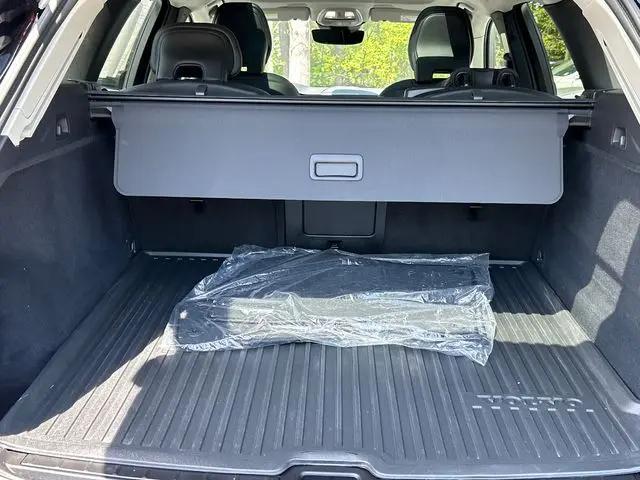 2024 Volvo XC60 B5 Core Dark Theme